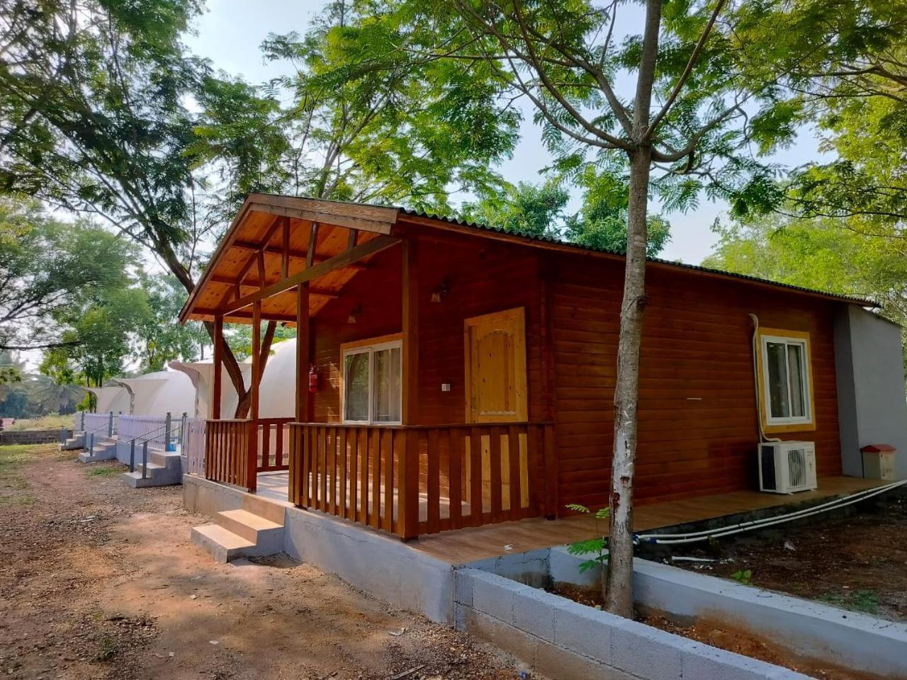 Kstdc Hotel Mayura Pavithra Yediyur Kunigal Exterior photo